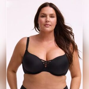 Torrid Black 38C XO Plunge Push-Up Smooth Bra